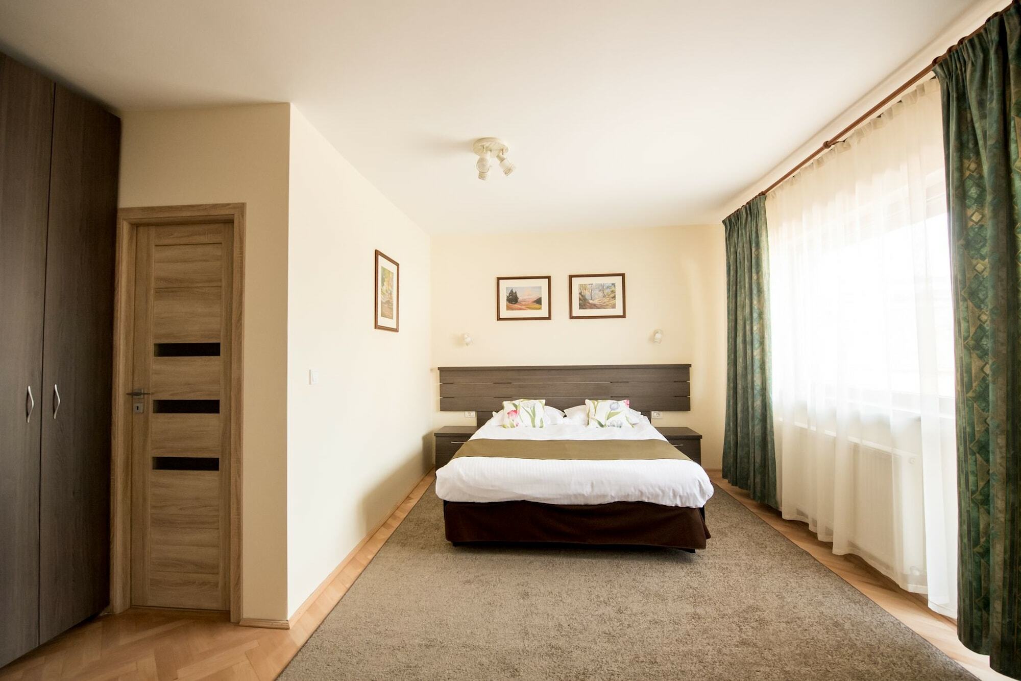 Vila Nicopole Art & Wine Brašov Exteriér fotografie